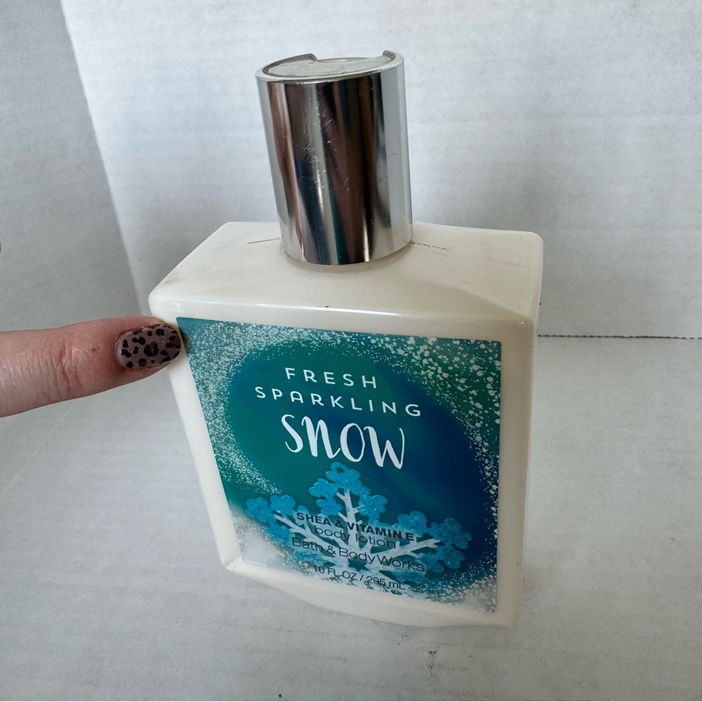 Bath & Body Works Fresh Sparkling Snow Body Lotion 10 oz Nearly Full Winter Pear - Picture 6 of 7